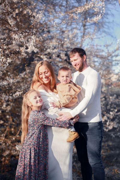 Outdoor family photography session in Warwickshire